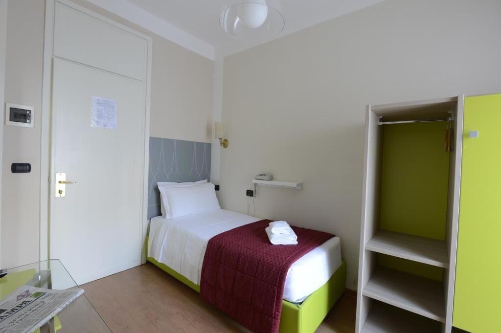 Hotel Tourist Торино Екстериор снимка