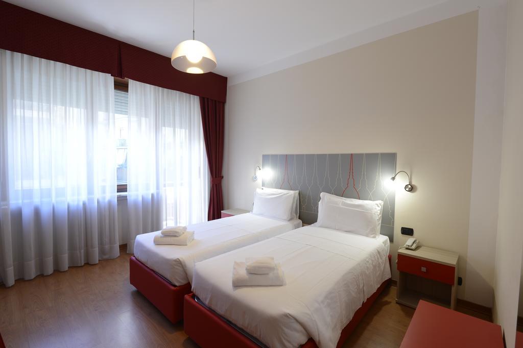 Hotel Tourist Торино Екстериор снимка