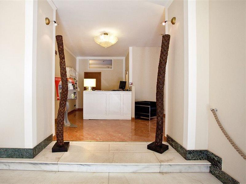 Hotel Tourist Торино Екстериор снимка