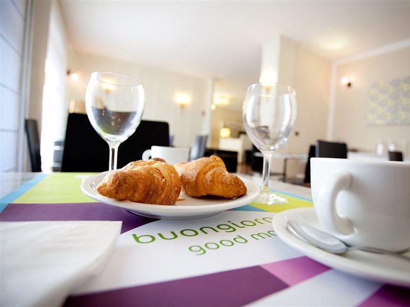 Hotel Tourist Торино Екстериор снимка