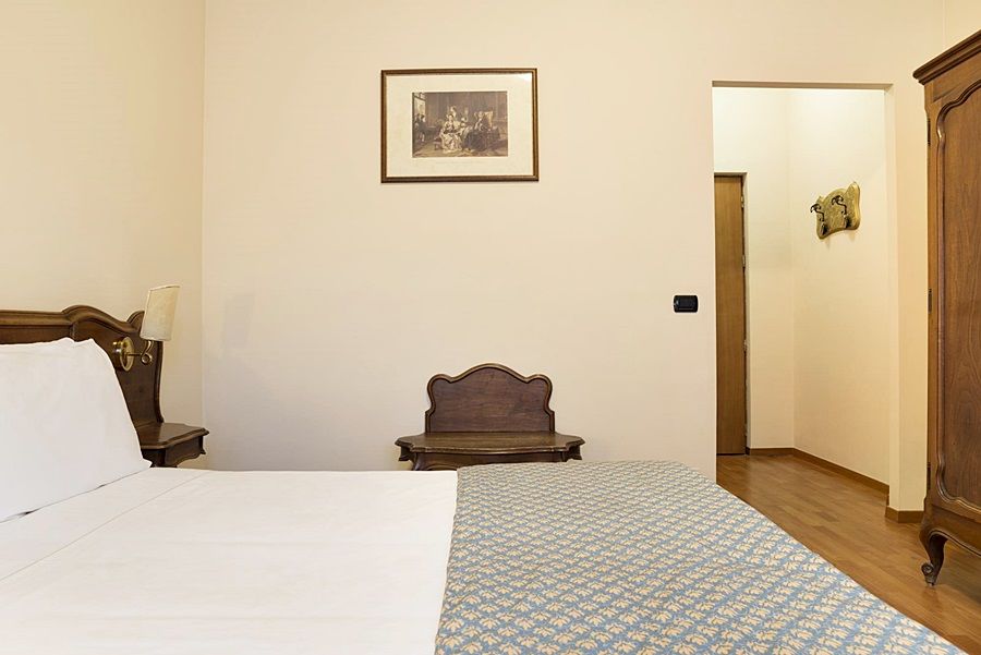 Hotel Tourist Торино Екстериор снимка